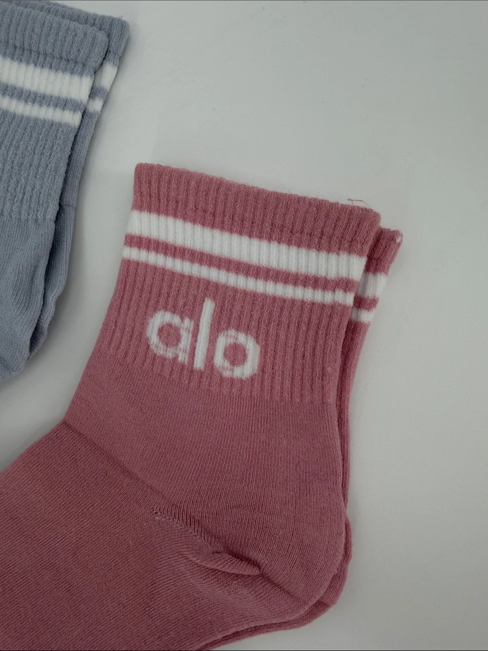 ALO Yoga Ankle Socks - Pink & Light Blue Duo